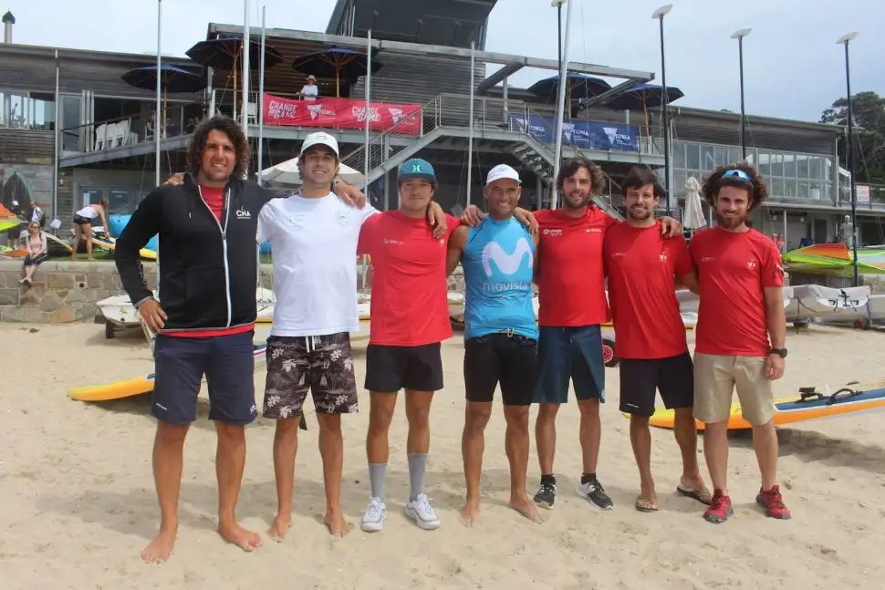 Las andaluzas Blanca Manchón y Pilar Lamadrid las representantes femeninas, mientras que en la categoría masculina, seis los españoles en liza: el alicantino Iván Pastor, los mallorquines Sergi Escandell y Joan Carles Cardona, el andaluz Juan Manuel Moreno, el canario Ángel Granda y el gallego Tomás Vieito