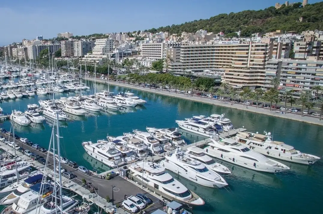 También presentan una propuesta inicial para el reinicio progresivo de la navegación de recreo en aguas de Baleares, a considerar también de aplicación al resto del territorio nacional (Foto Marina Port Mallorca)