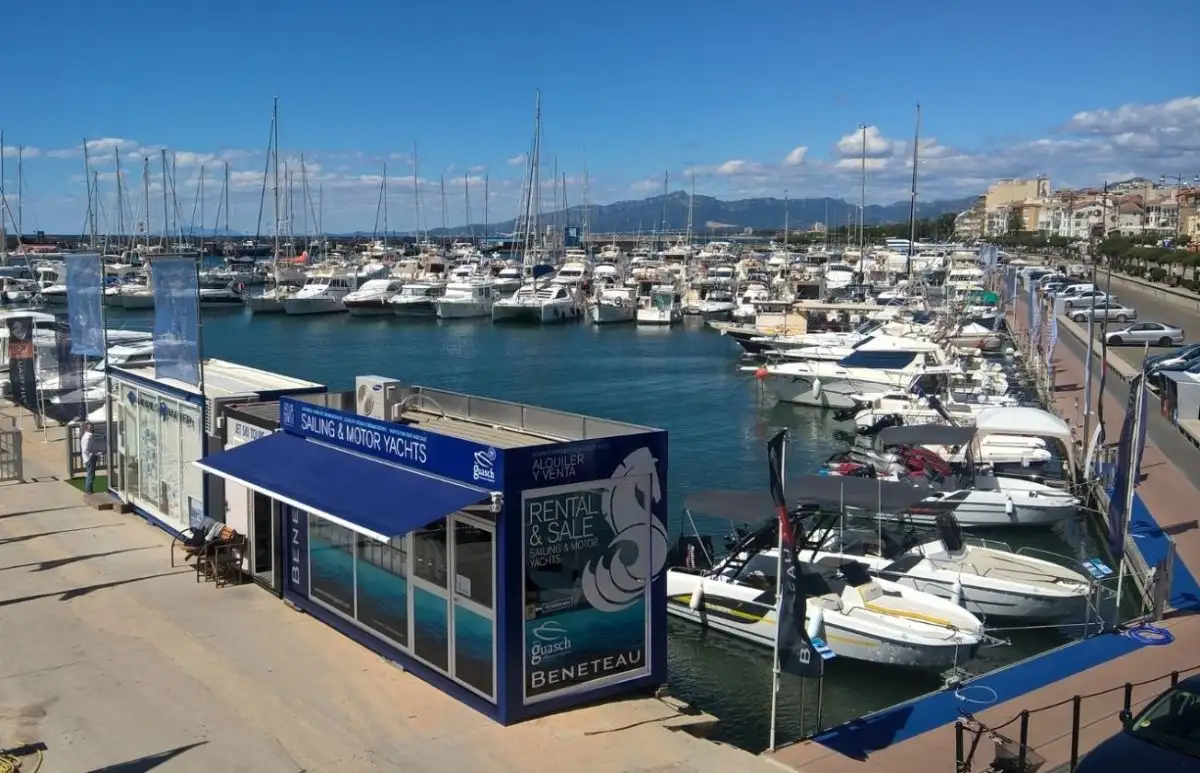Una pena lo que está ocurriendo en Cambrils de un tiempo a esta parte, que esta perjudicando notablemente la imagen del Nàutic (Foto Pedro Seoane)