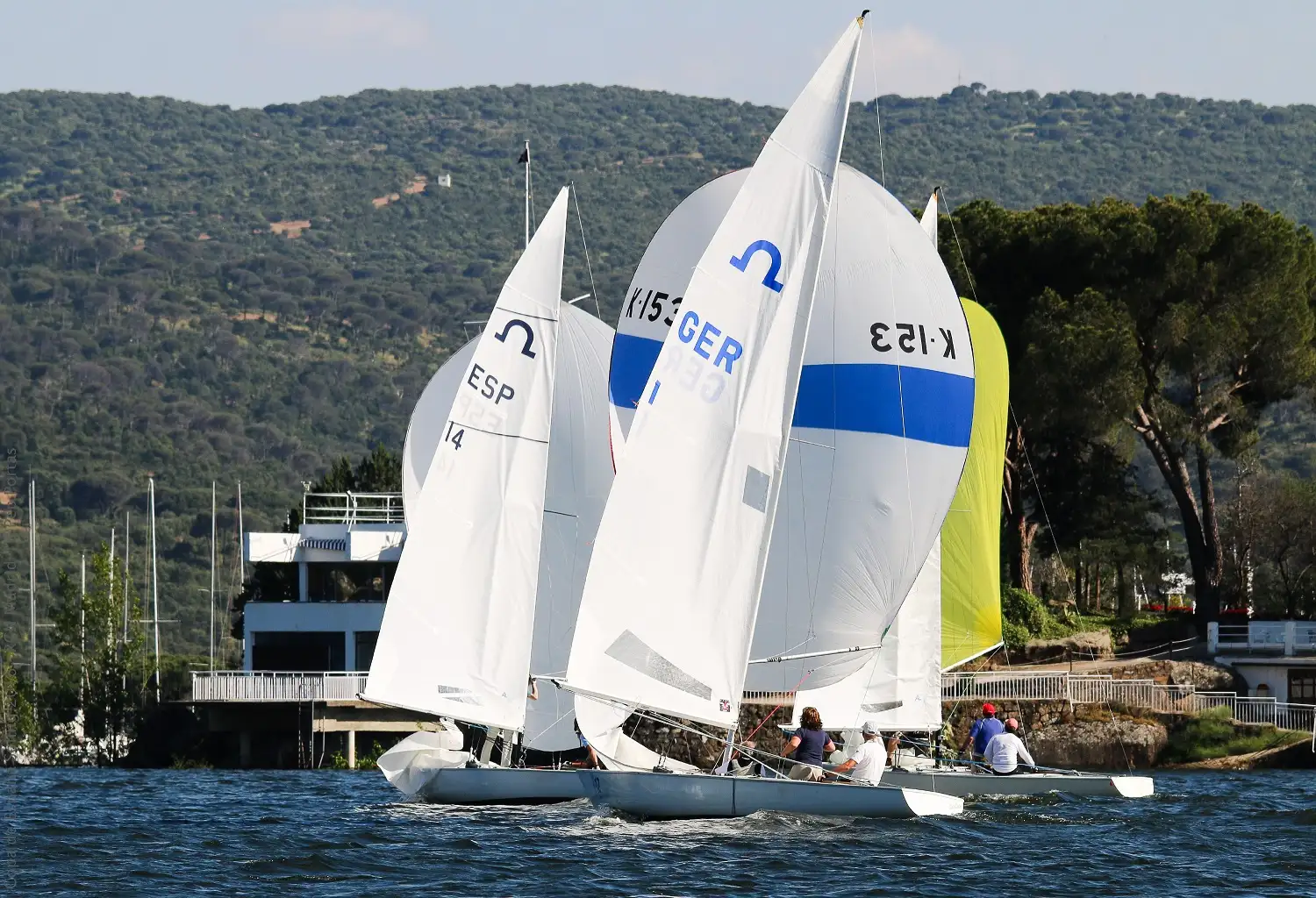La vela en la Comunidad de Madrid se pone en marcha. Tras el Autonómico de Soling en el RCN Madrid, este próximo fin de semana, 4 y 5 de julio, el mismo club acoge el Autonómico de Snipe, mientras que el CN Cervera celebrará el sábado 4 la cita territorial de Cruceros (Foto Pep Portas)