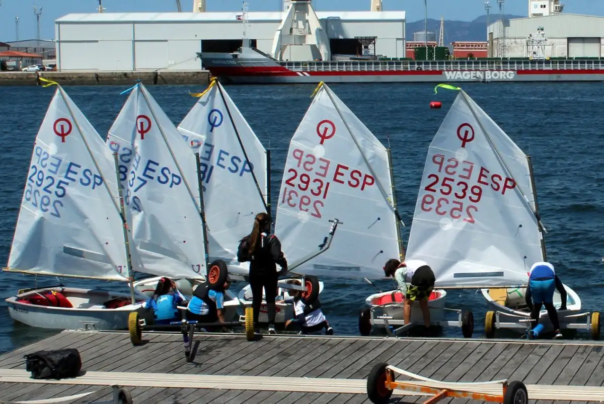También comienzan los cursos de vela y windsurf en el Centro Galego, en Vilagarcía de Arousa