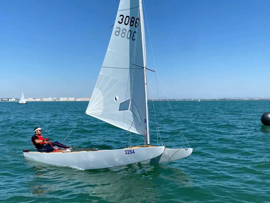 La de mañana jueves será en muchos casos una jornada decisiva para resolver los títulos tras una intensa jornada vivida en aguas de la bahía gaditana