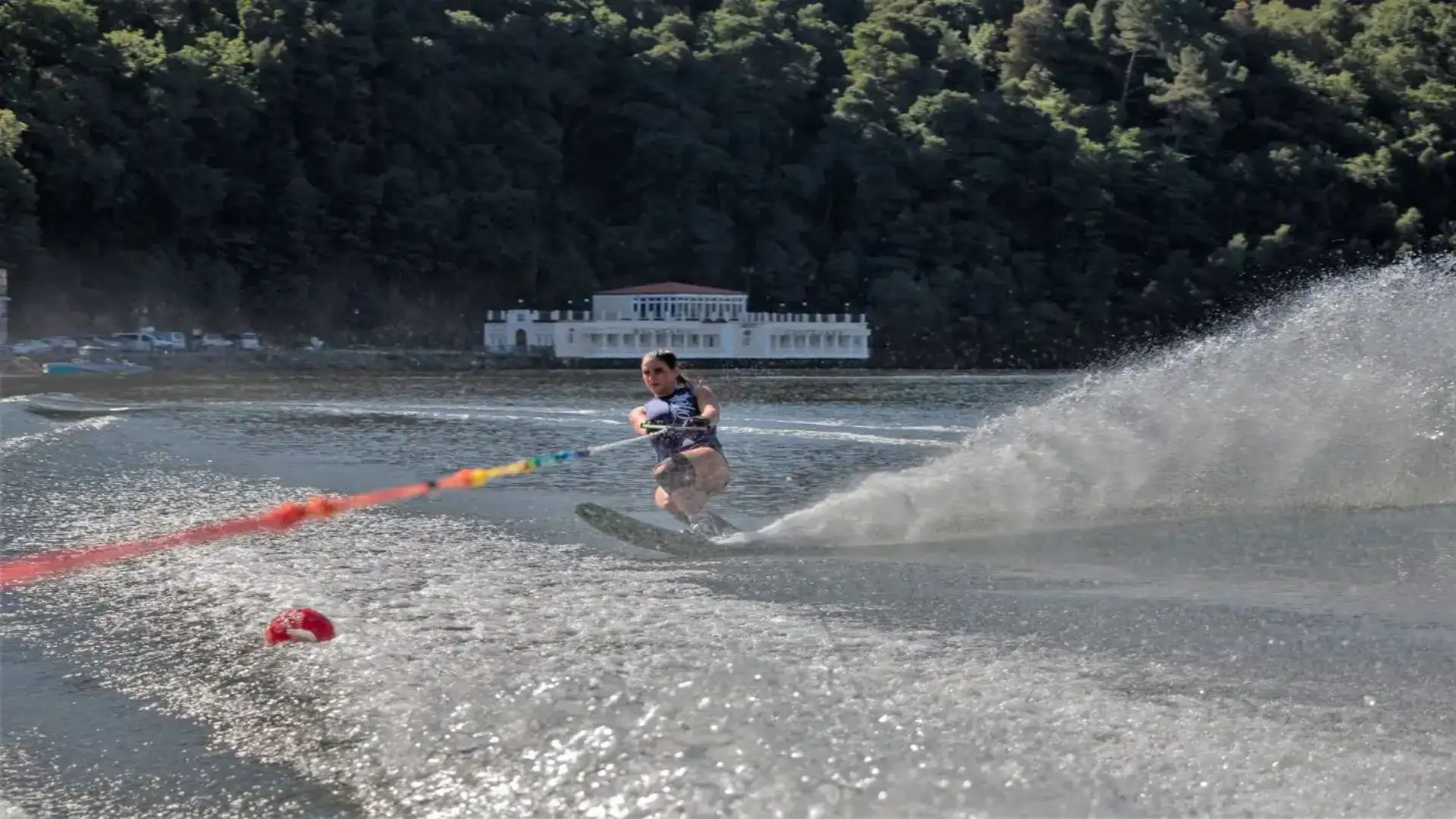 Successo del galiziano nautico a Cortegada prima della Settimana Abanca a Barra de Miño