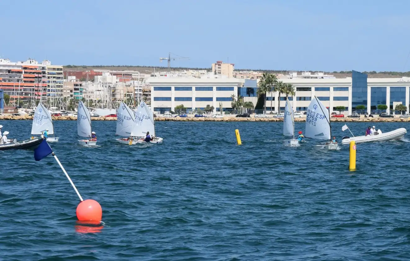El RCN Valencia completa el RR1 empatado con Santa Pola y en el RR2, con 2 encuentros completados todos los equipos, es el único equipo que hace pleno, dos de dos (Foto Pep Portas)