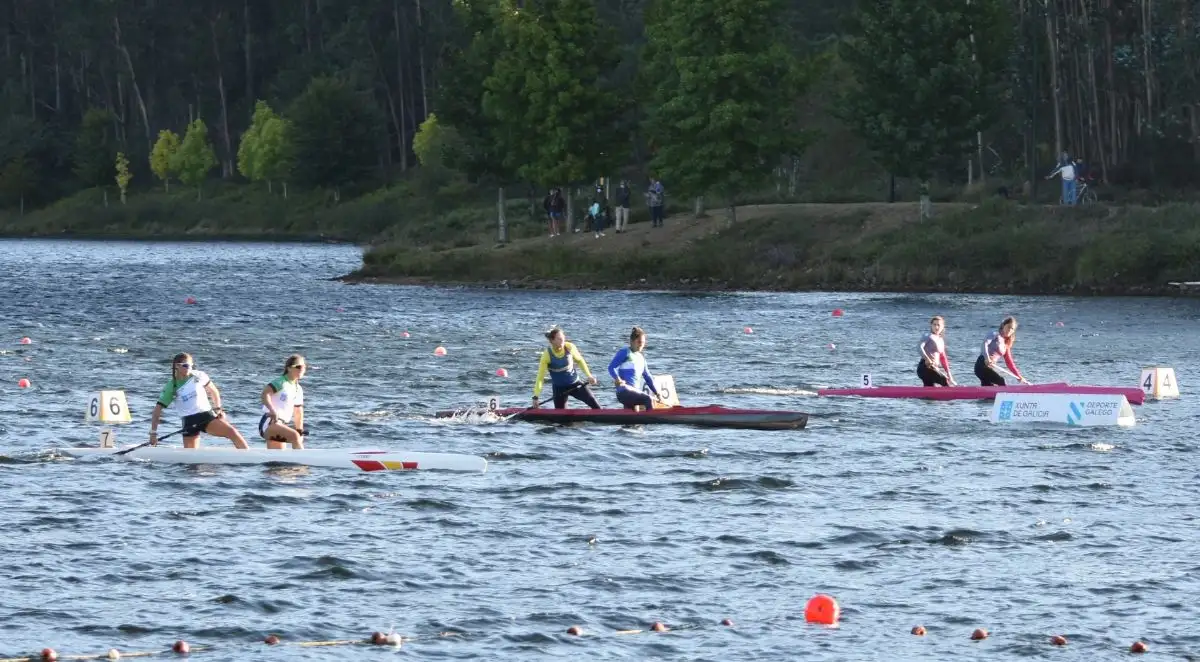 El alto nivel competitivo del piragüismo español y la meteorología han contribuido a deparar resultados como que el campeón olímpico Cristian Toro o los subcampeones mundiales Pelayo Roza y Pedro Vázquez Llenín se hayan quedado sin plaza para la única cita internacional programada esta temporada, a celebrar del 24 al 27 de septiembre en la ciudad húngara de Szeged