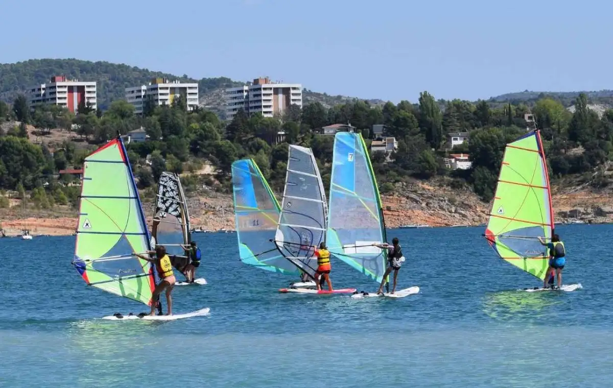 El club Orillas de Alocén, situado en el mismo municipio ribereño de Alocén, fue la entidad deportiva que impecablemente organizó esta regata (Foto Alfonso Tertre)