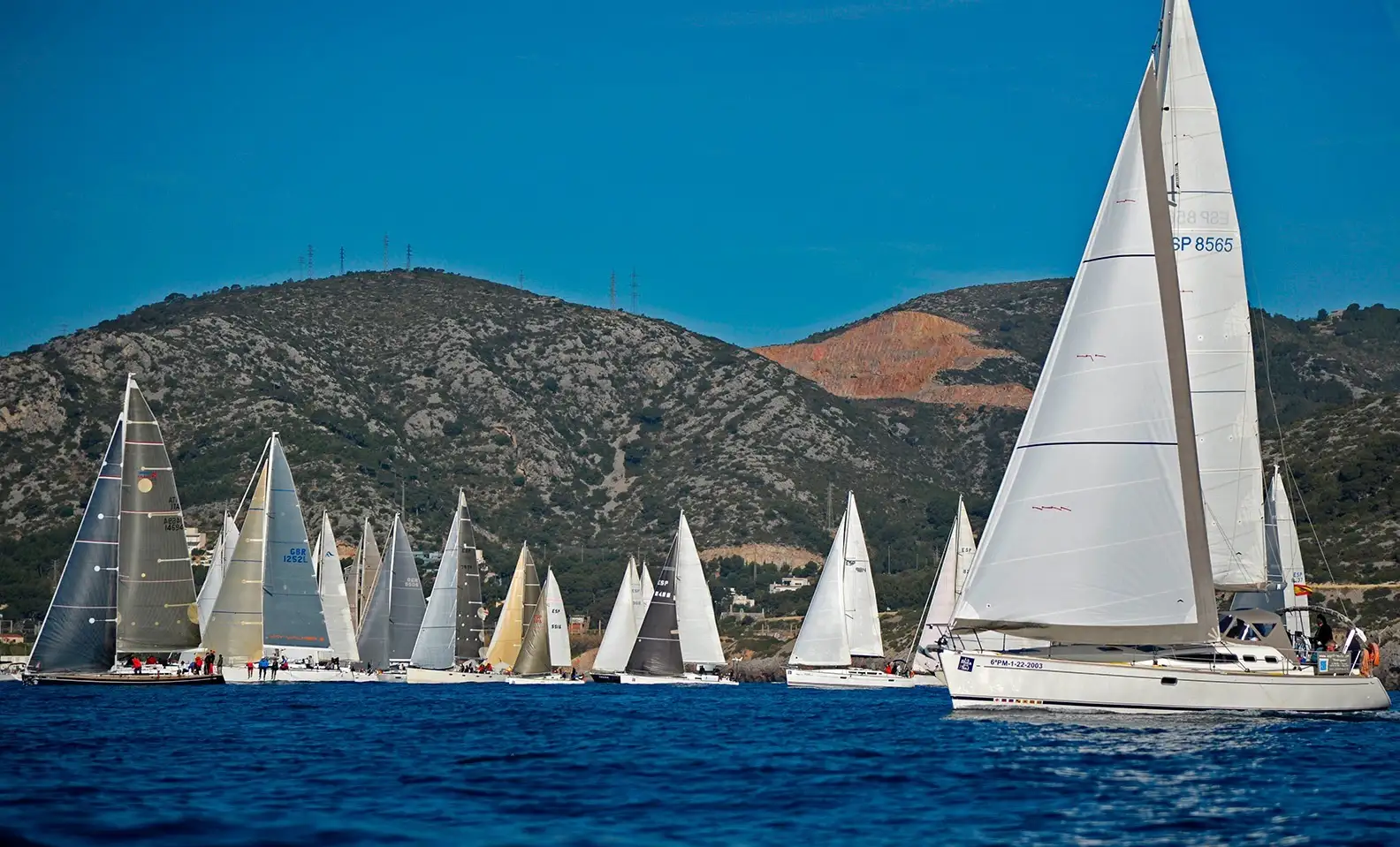 La Ruta de la Sal es la regata de altura más popular del Mediterráneo, con una participación de dos centenares de cruceros y más de un millar de regatistas (Foto Alfred Farré)
