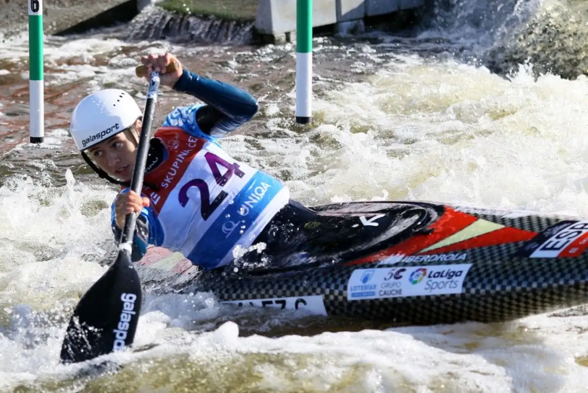 Mañana domingo finaliza el Europeo con España peleando por el podio en 2 finales: equipos K1 con Olatz Arregui, Julia Cuchi y Carmen Costa (24,42 h.), y en C1 con Daniel Pérez, Luis Fernández y Miquel Travé (15,05 h.). Éste último, disputará la semifinal individual de C1 (10,13h) con aspiraciones de entrar en la final de la prueba (12,43 h.)