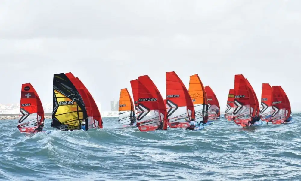 Mañana domingo última jornada del este espectacular Campeonato de España en aguas de la bahía gaditana