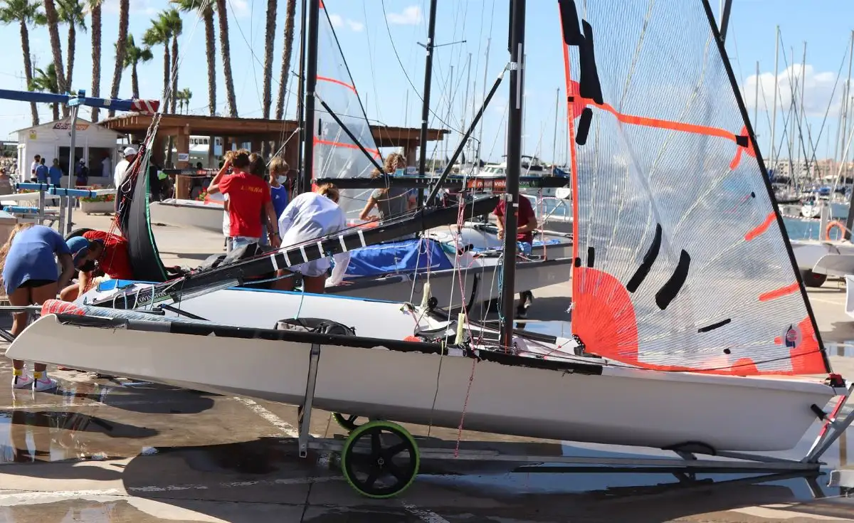 El campeonato de España de la clase se disputará en la sede del Real Club Náutico de Valencia entre los días 2 al 4 de octubre, esperando poder contar con cerca de 20 barcos representando a cinco comunidades autónomas (Foto Pep Portas)
