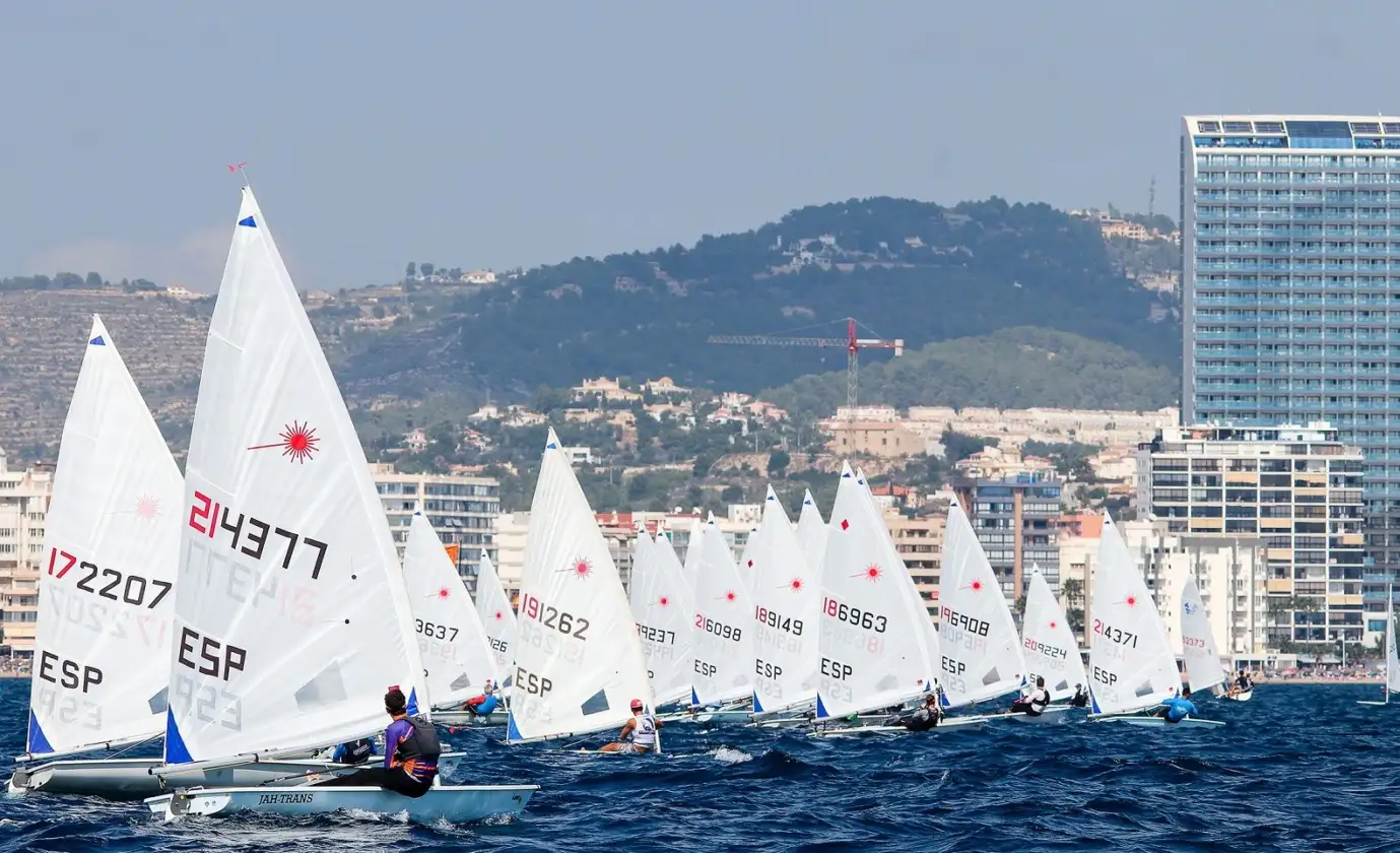 El Náutico de Calpe acoge este fin de semana, el nuevo modelo de barco Laser bajo la denominación ILCA, siglas de la clase internacional (Foto Pep Portas)