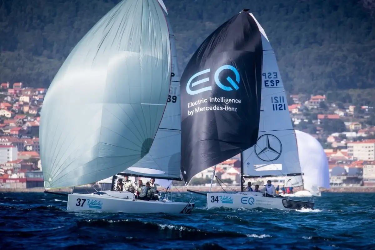"Spirit of Alginet" y "Mercedes Benz" (Foto María Muíña)