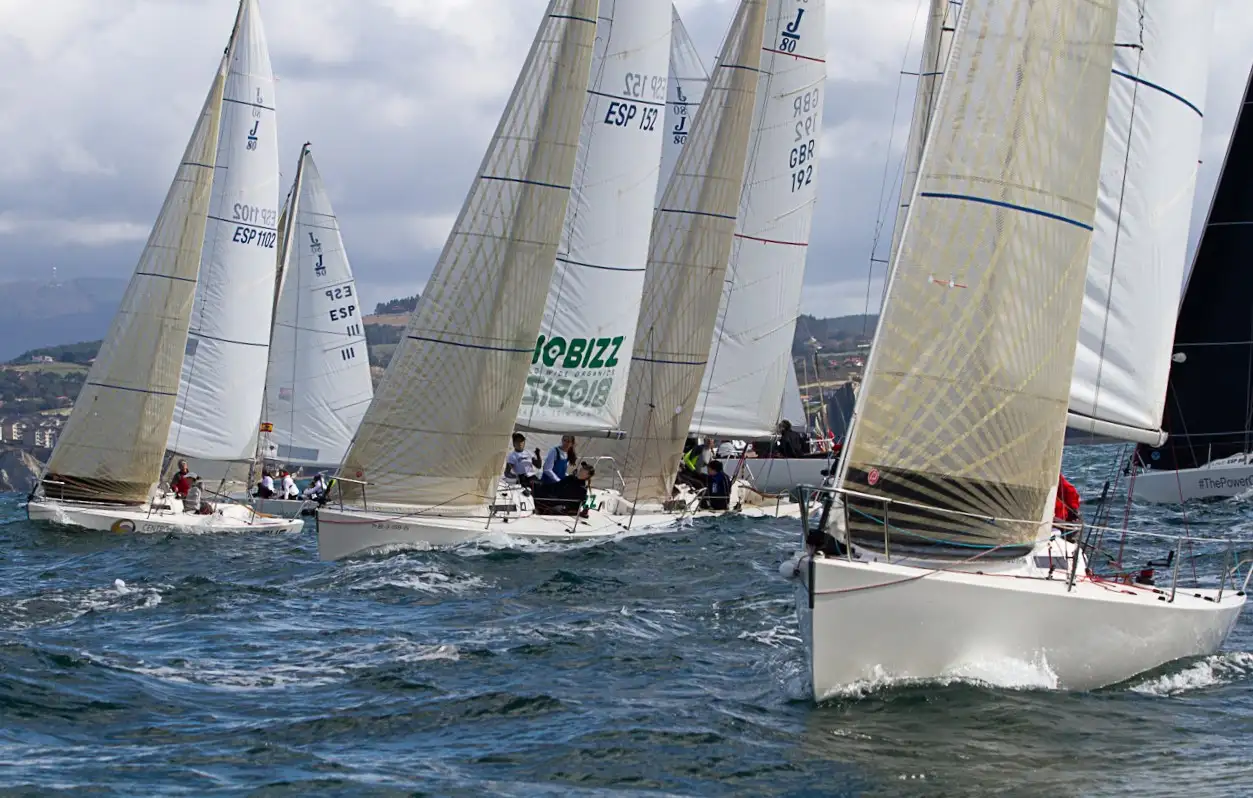 La doble campeona olímpica Natalia Vía-Dufresne, favorita a la victoria, está por delante del ‘Decoexsa’ guipuzcoano, ‘Centrosegur’ balear y ‘Biobizz Women’ cántabro