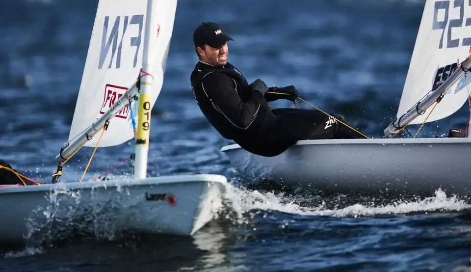 El Campeonato de Europa de Laser Standard y Radial encara su fase Final con ocho de los doce regatistas españoles participantes en el grupo Oro, cuatro entre los cinco chicos de Laser Standard y cuatro entre las siete chicas de Laser Radial