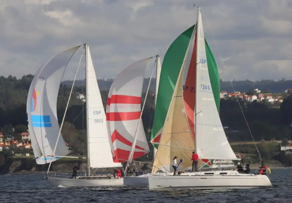 Mar de Vento de (Portomarín-Lugo) y Zeppelin (Ares) (Foto Pedro Seoane)