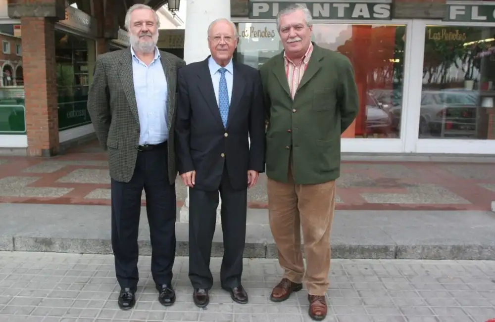 Foto del 2005 en la Moraleja: de izquierda a derecha Toni Román, Francisco Sitges y José Eraso... en la cámara yo... a mi lado Pedro Sardina