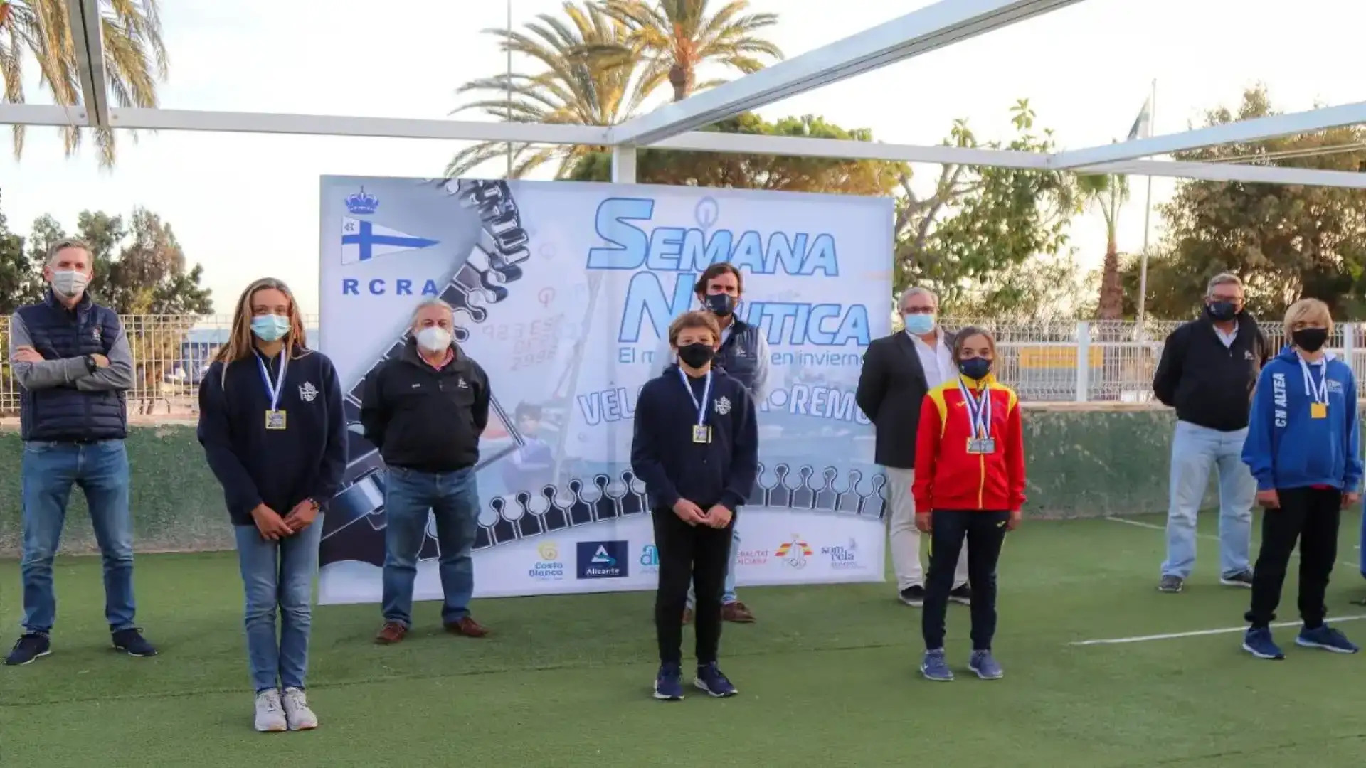 Carlos Espí, Irene de Tomás, Jorge Santos e Carlota Gómez inviano alla Settimana Nautica
