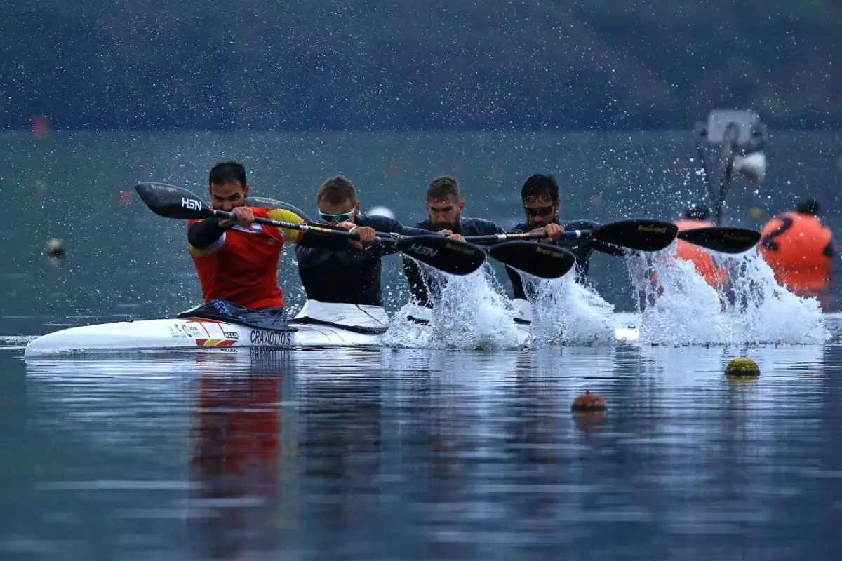 Los seis palistas preseleccionados para K1 200 y K4 500, que están concentrados en la pista asturiana, son medallistas en los tres años anteriores a la fecha inicial de los JJOO en las dos distancias y embarcaciones