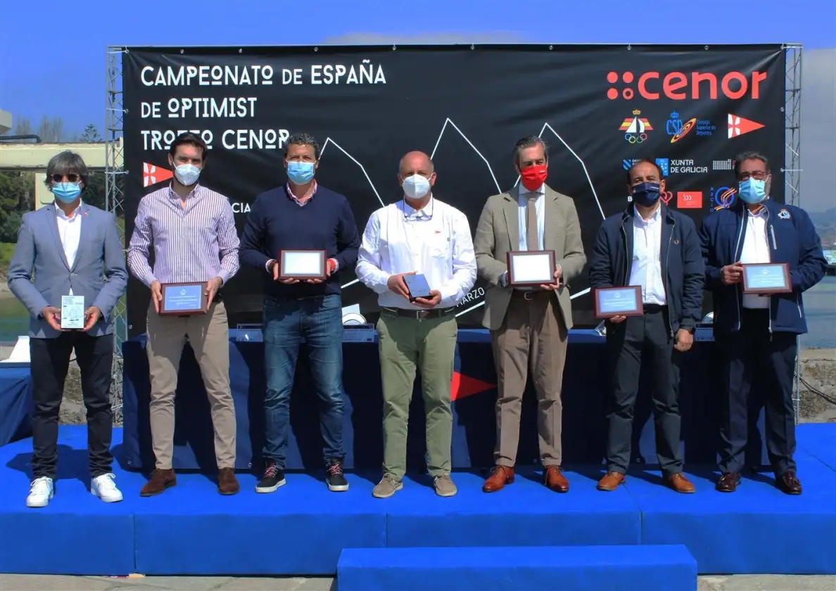 Como en los lejanos 70 cuando Javier Gándara tenía un optimist llamado "Tortuga"... vuelven las competiciones nacionales de la vela infantil a Monte Real (Foto Leticia Acero)