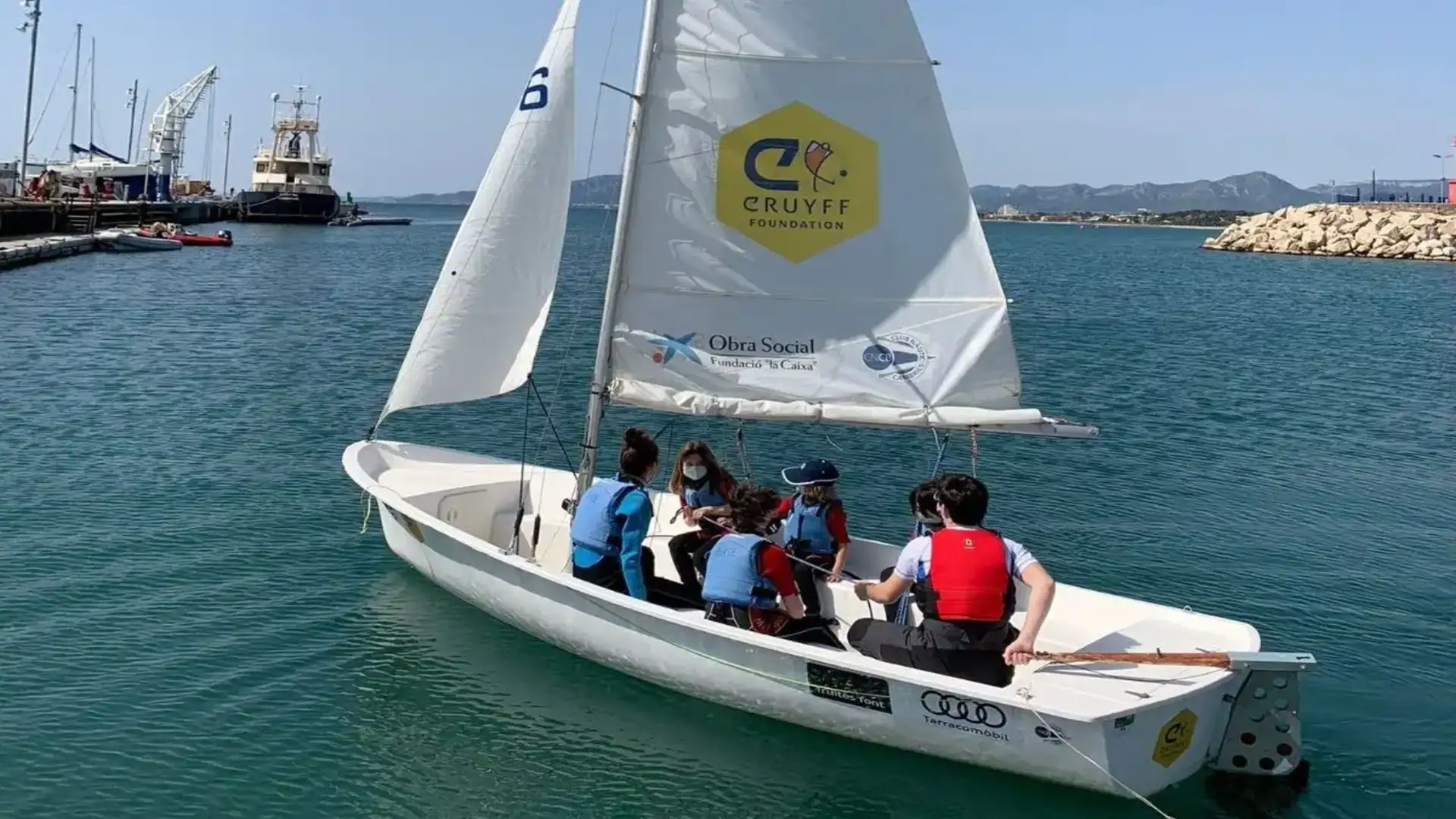 Nàutic Cambrils organizza corsi di vela a induzione durante la Settimana Santa