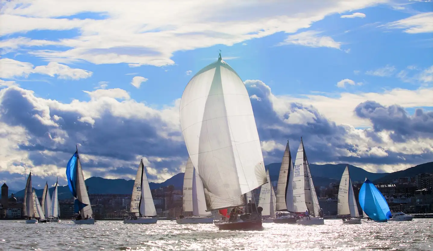 El plato fuerte de las regatas de cruceros... la Regata Mar de Maeloc que organizan Marítimo y Náutico de La Coruña