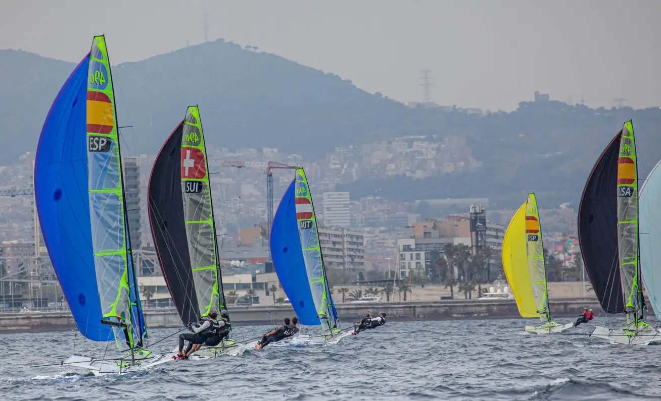 Barcelona ha amanecido con un viento muy suave en el primer día del Campeonato de España de 49er y 49erFX que se está celebrando en las instalaciones del Barcelona International Sailing Center (Foto Laura Carrau)