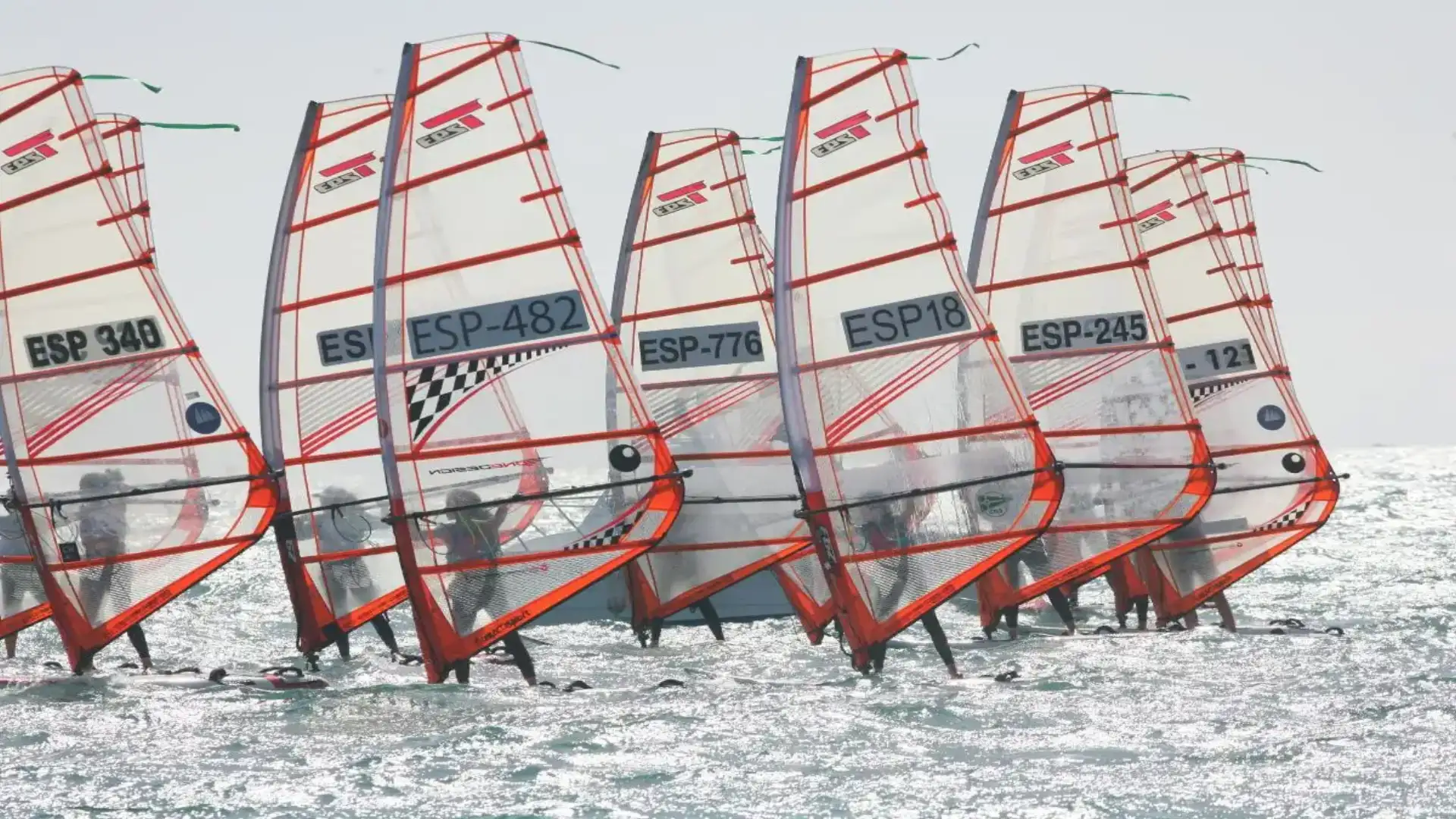 Cita a Santa Pola per il Windsurfing di Valencia, con il titolo autonomo in gioco