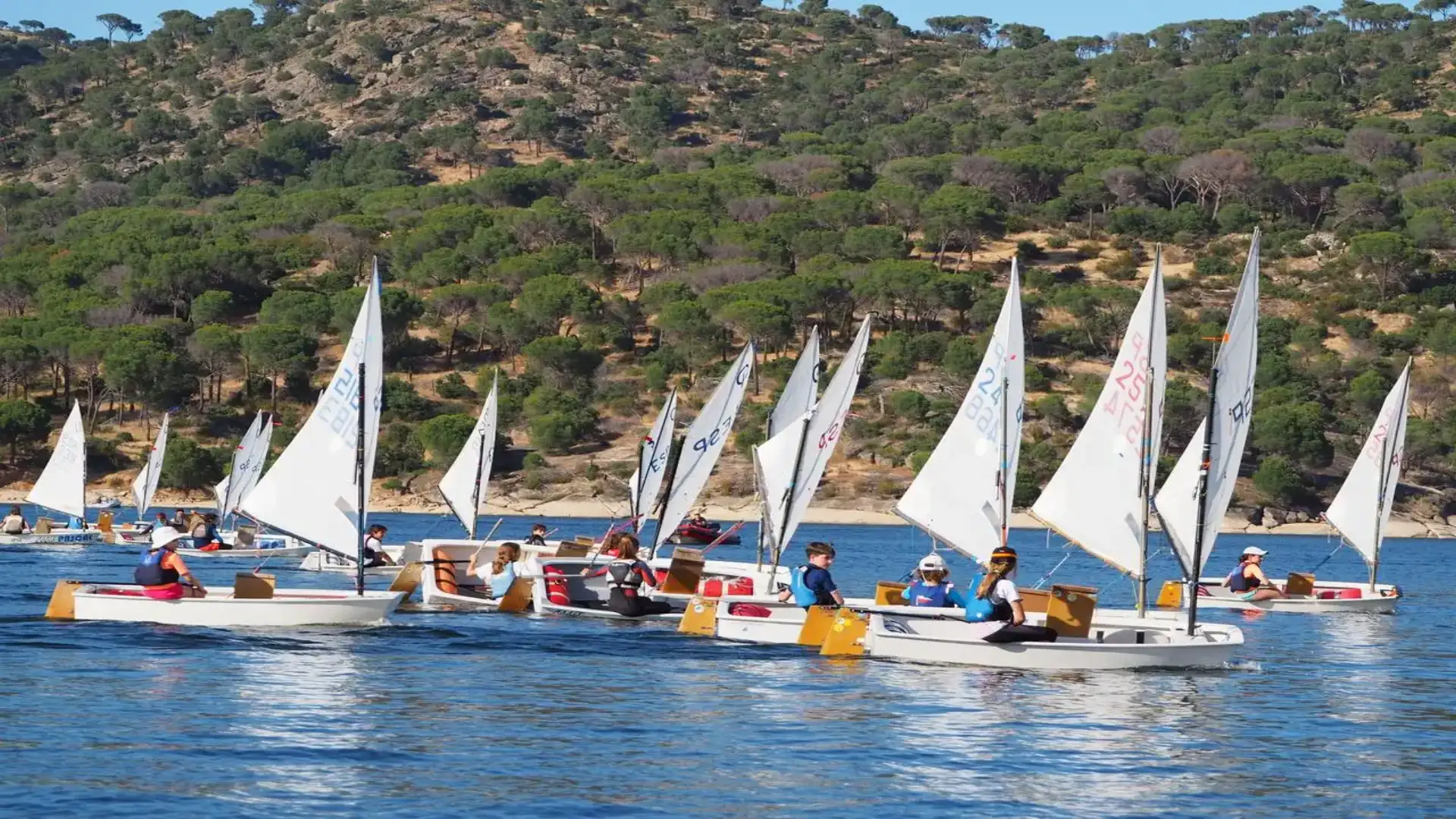 Alba Moreno e Joaquín Peralta, vincitori del Copa de España Optimist Aguas Interientes