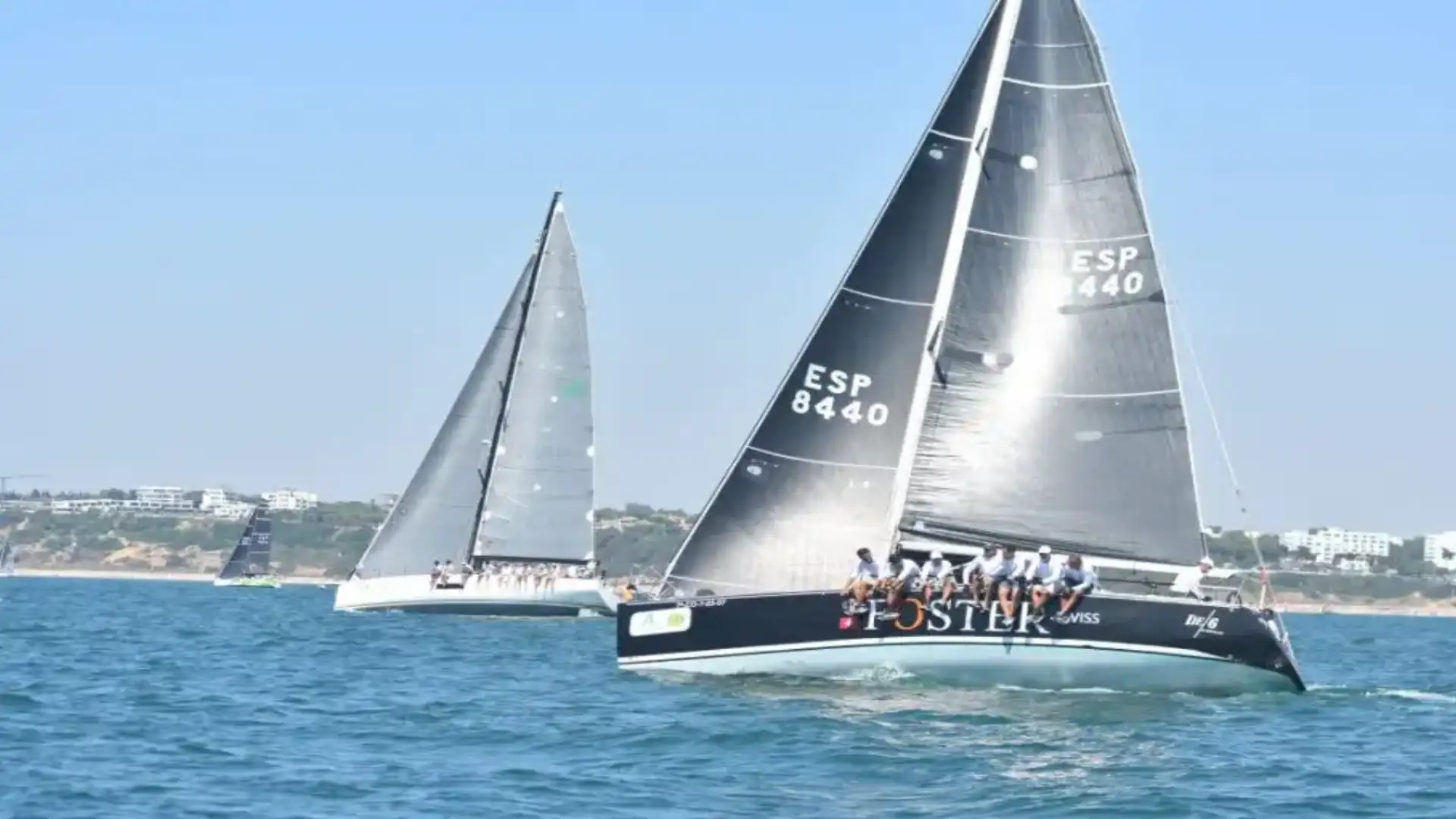 L'Eonubense DE 6 Foster svizzero di Nacho Zalvide con 4 di 4 vince la Regata Juan de la Cosa