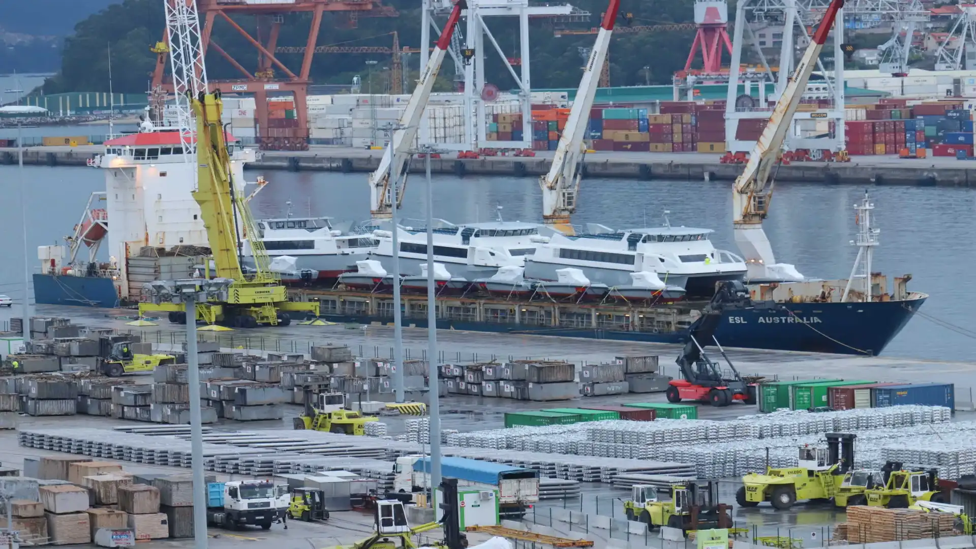 Il cantiere navale Viguese Rodman consegna una richiesta importante da Rodman 33 al governo dell'Angola