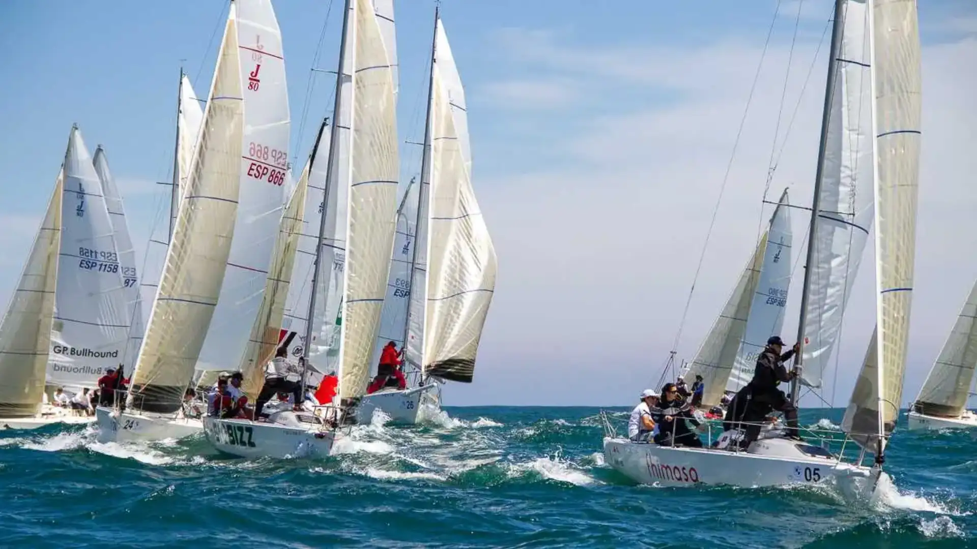 Gli 11 + 1 migliori monotipi spagnoli nella finale J80 Sailing Series a Santander