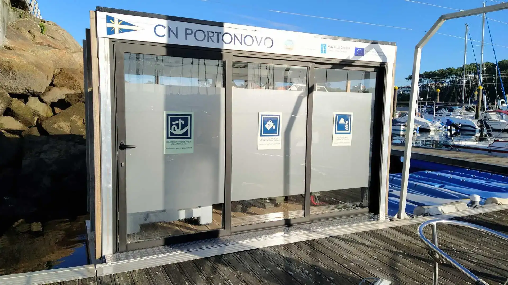 Il Portonovo Nautical installa la prima piattaforma galleggiante contro il fuoco