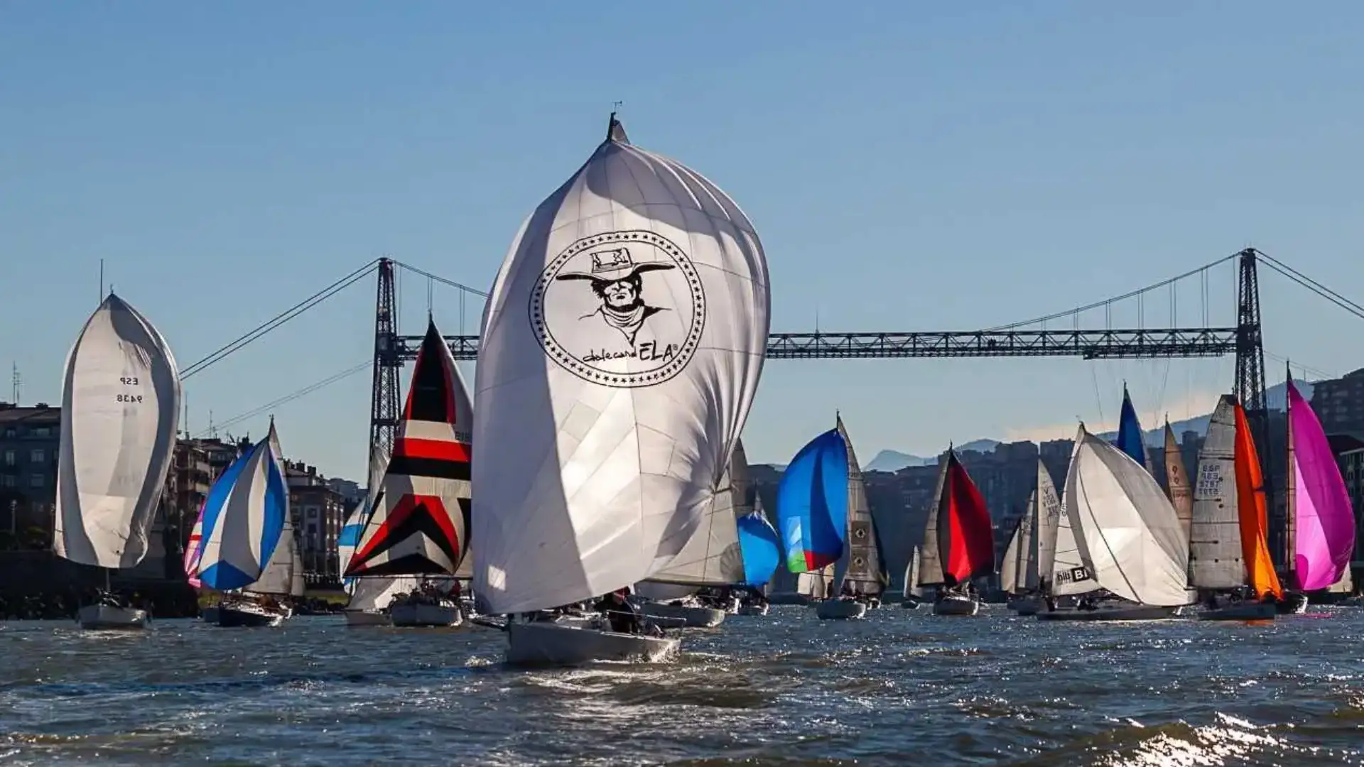 Spettacolare Regata del Gallo in El Abra de Vizcaya dove Akelarre ha vinto in regata