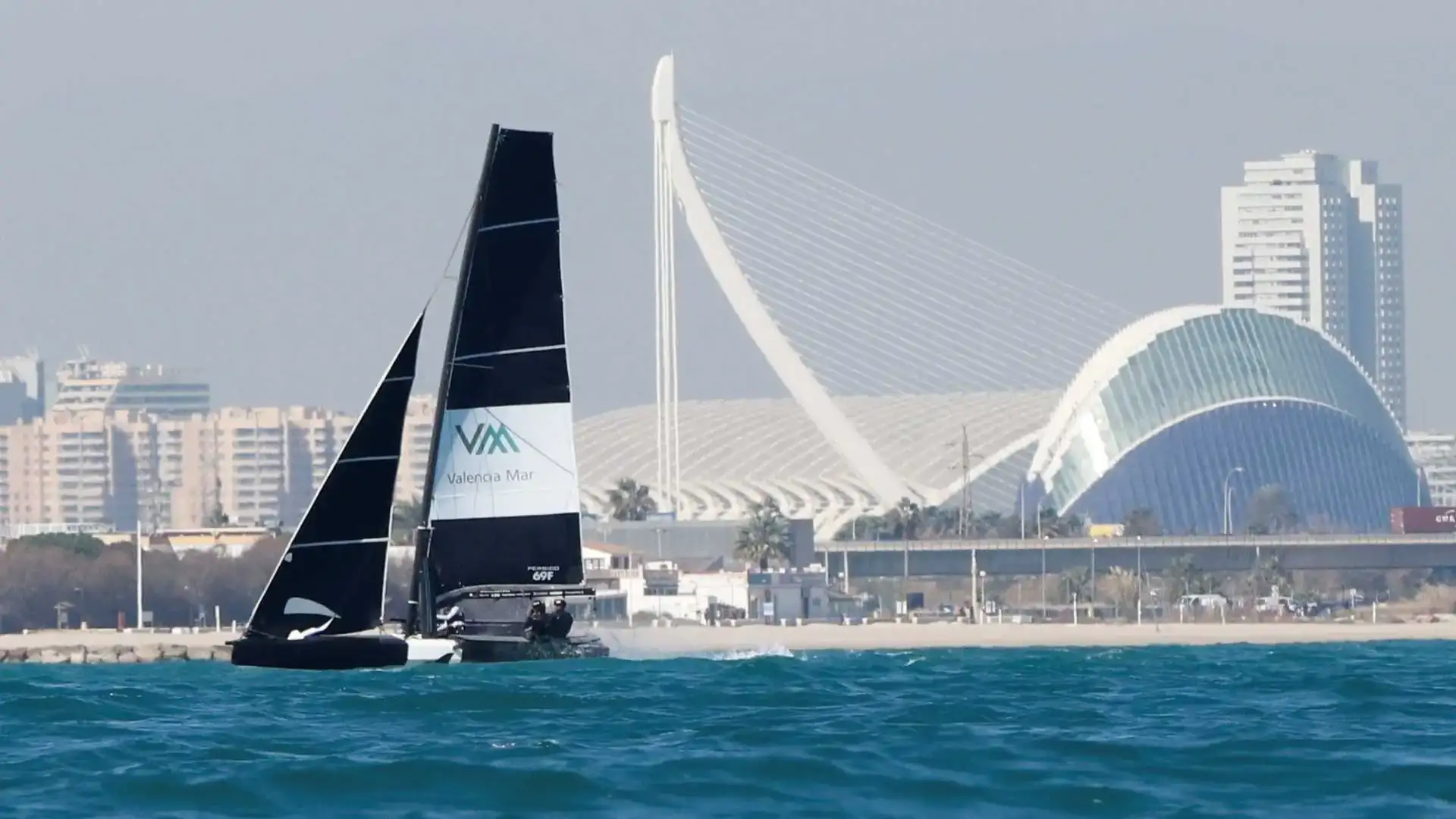 Il 12 aprile, lo spettacolo 69F inizia a Valencia Mar