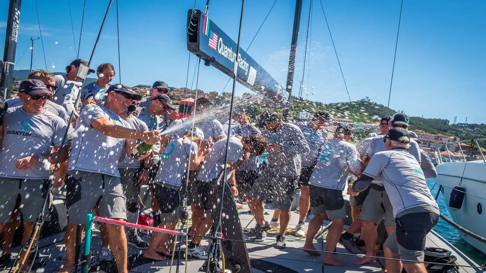 Quantum vince a Baiona la Super Series Abanca 52 e prende il comando del Circuito