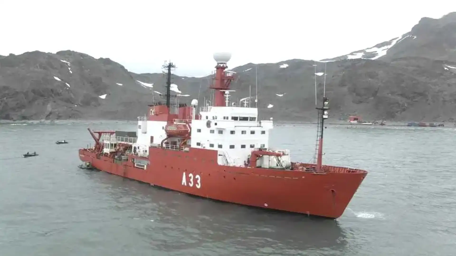 La nave di ricerca oceanografica Hesperides si ferma a Barcellona