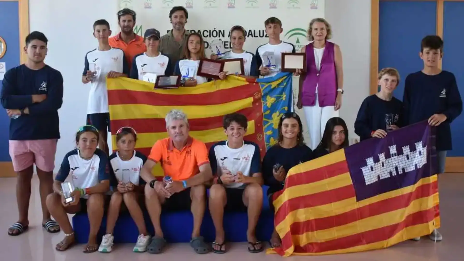 L'Ottimista Nazionale è finito da squadre a Cadiz con Valencia come vincitore