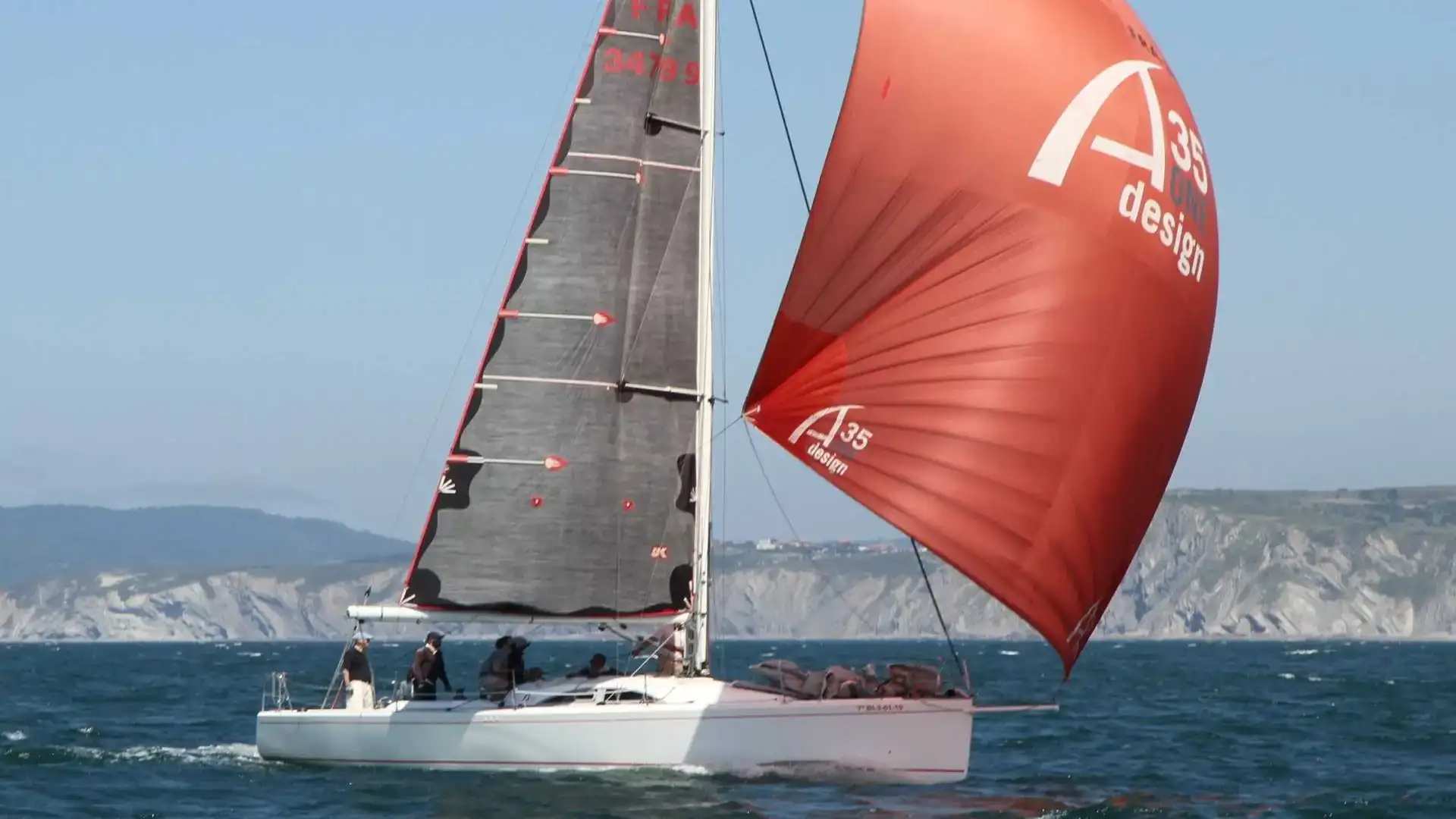 Grande gara del Tchin Tchan nella Cowes- Dinard che termina secondo nella sua classe