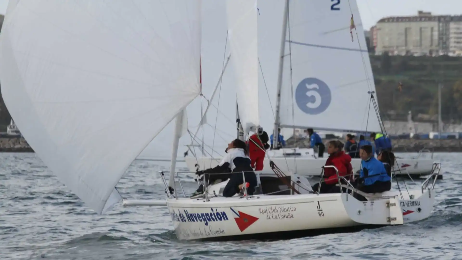 Abanca Week: Africa Alonso con una combinazione di olive vince lo Zendal a La Coruña