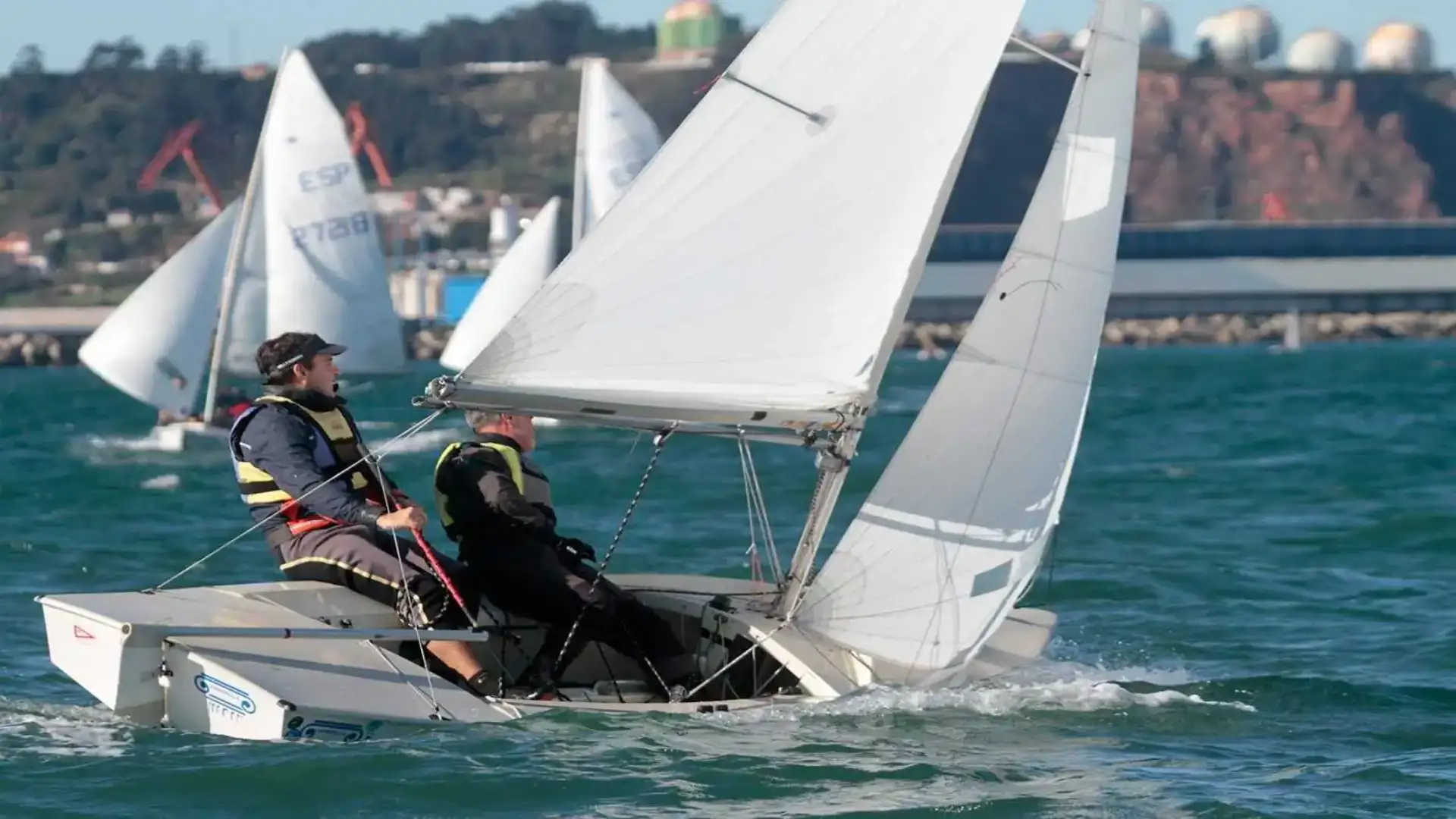 Il Trofeo Villa de Gijón de Vela Ligera e Pesada termina nelle acque asturie