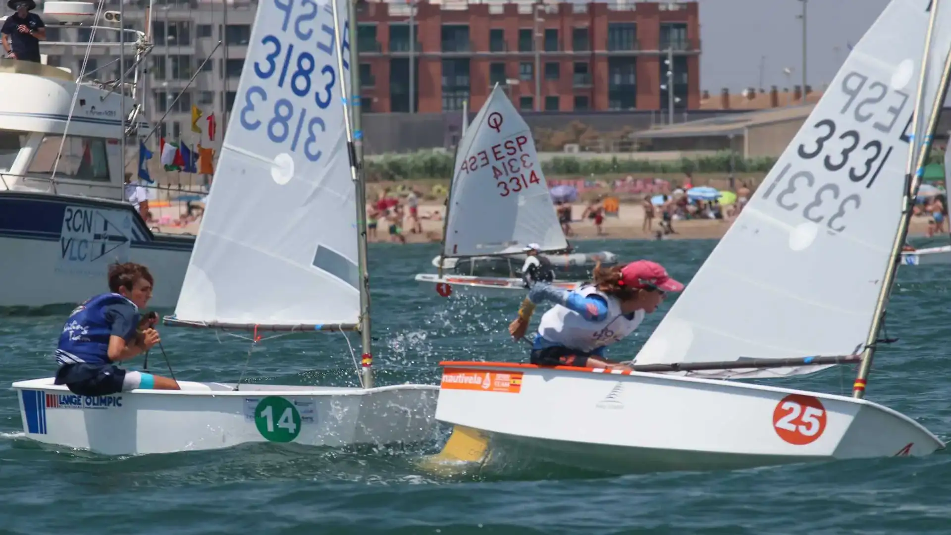 Autonomique de l'Optimiste par équipes dans la Nautique de Valence