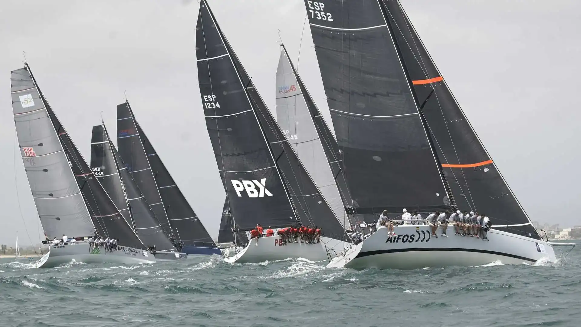 Il Trofeo della Regina a Valencia in vista con oltre 100 navi