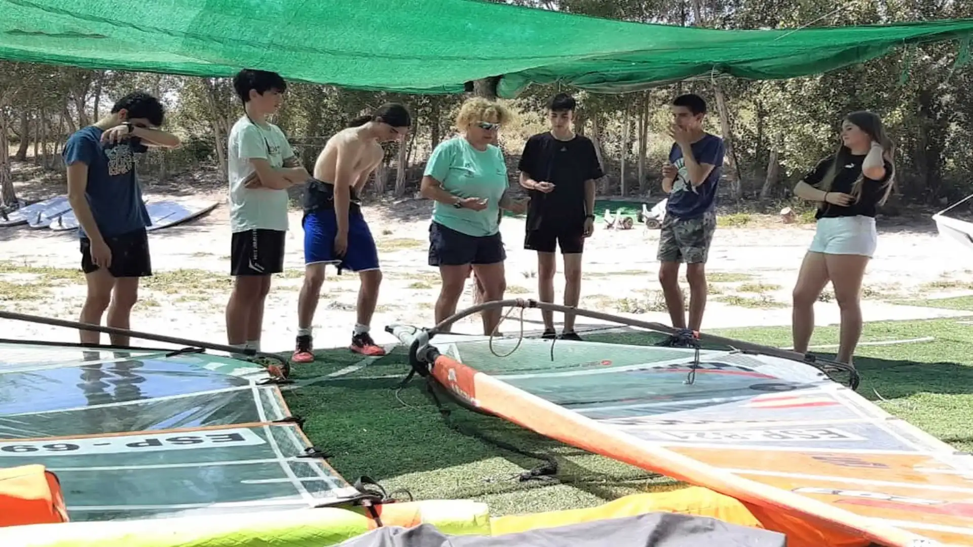 The Castle Sailing Federation - La Mancha ha organizzato corsi di windsurf