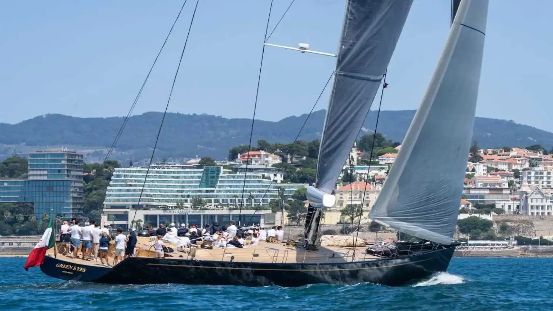 Il Mirpuri Foundation Sailing Trophy si è tenuto tre giorni con la magia di Cascais