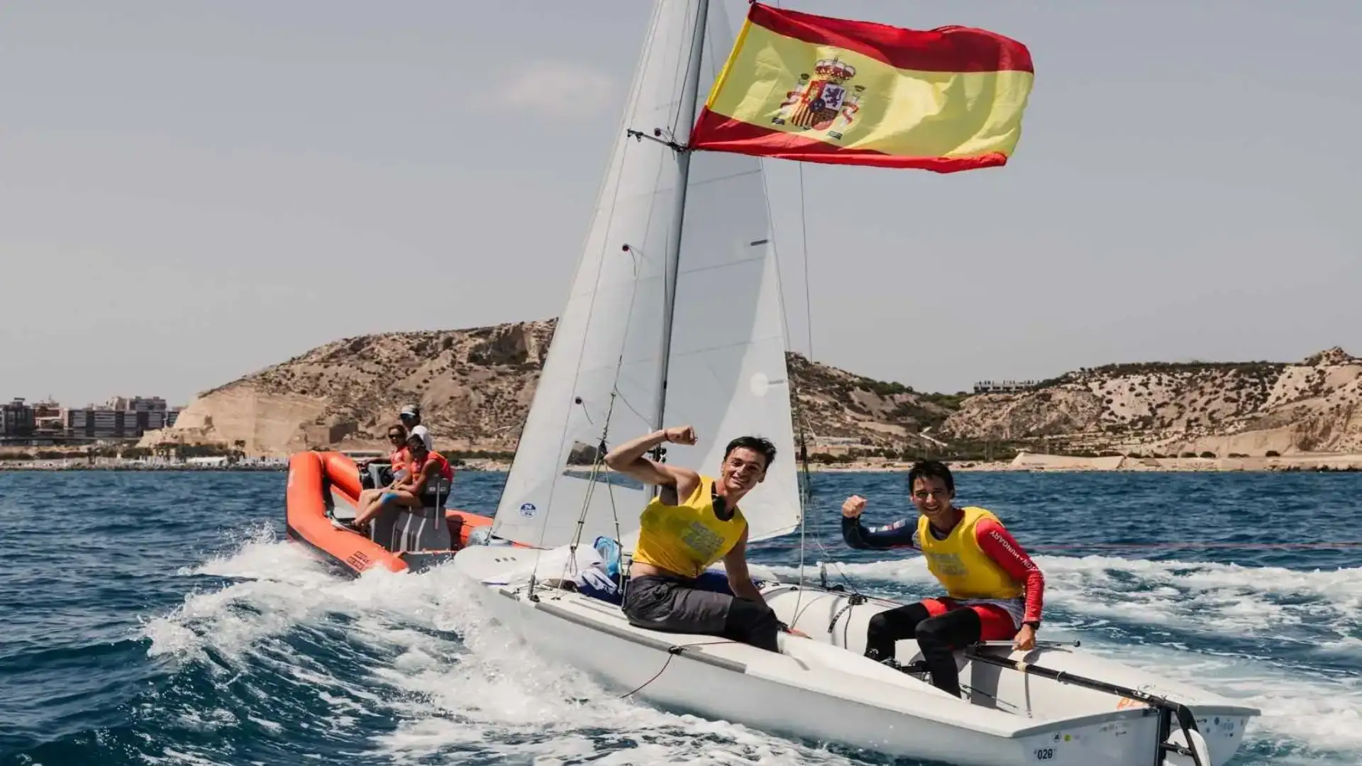 Spilla d'oro ad Alicante per un mondo eccezionale e storico di 420