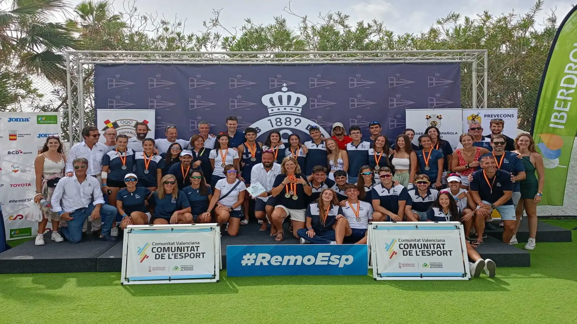 Domino del Real Club de Regatas de Alicante en el Nacional de Remo de Mar