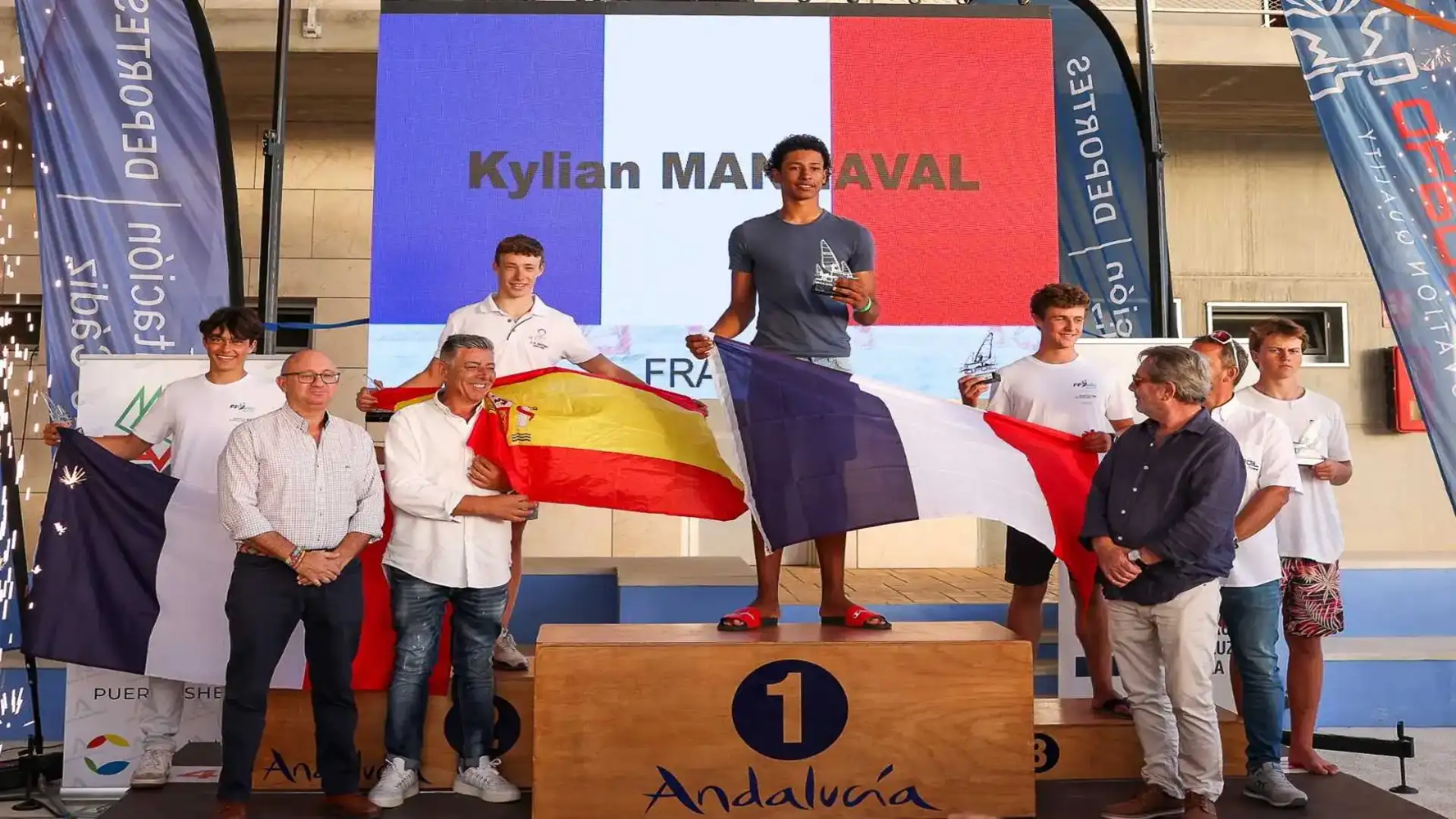 Le Oros della Coppa del Mondo di iQFoil YoungJunior di Cadiz per Italia, Francia e Norvegia