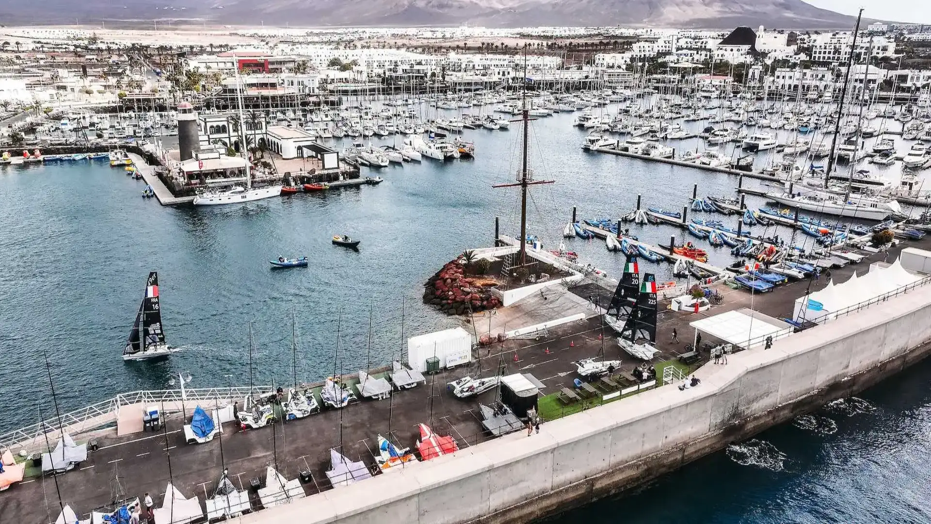 La 49a e FX World Cup inizia a Lanzarote