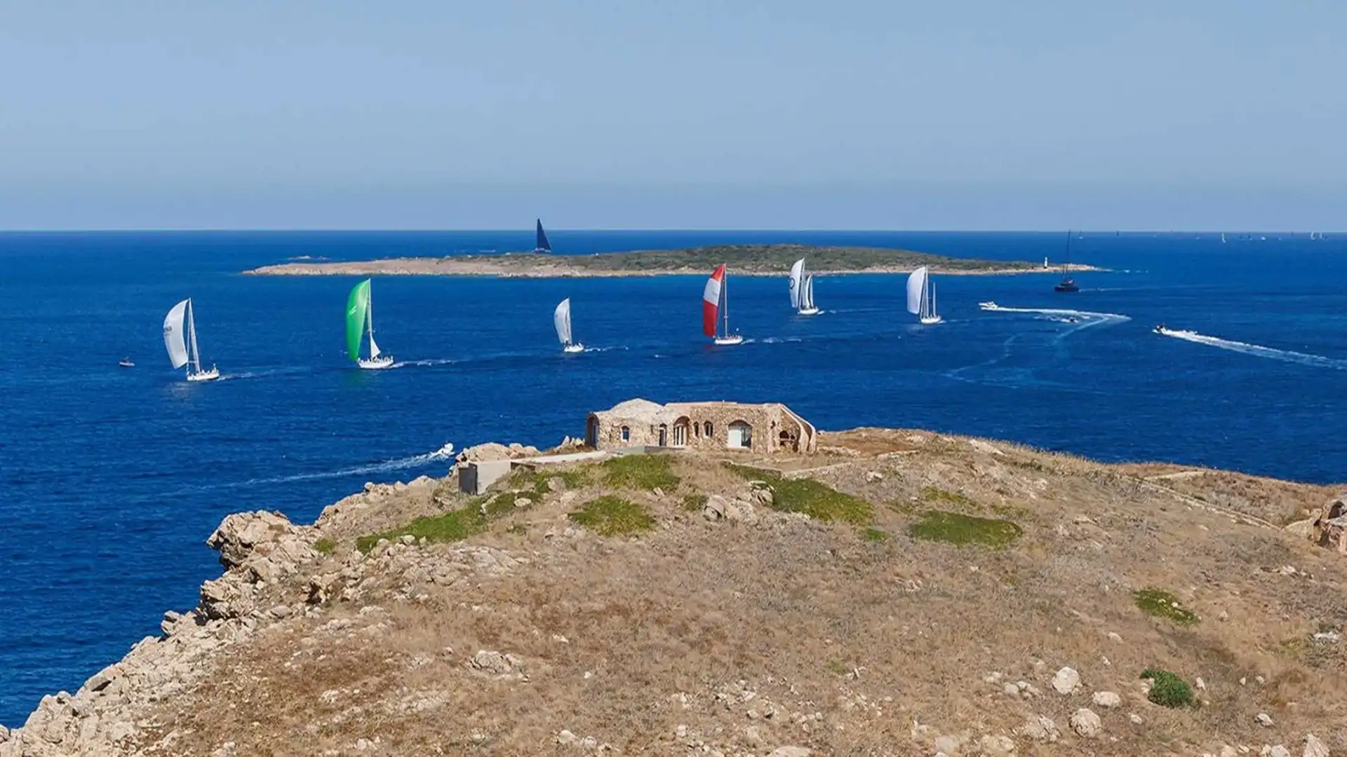 La Lega delle Nazioni 2024 Swan One Design Rolex inizia in Toscana