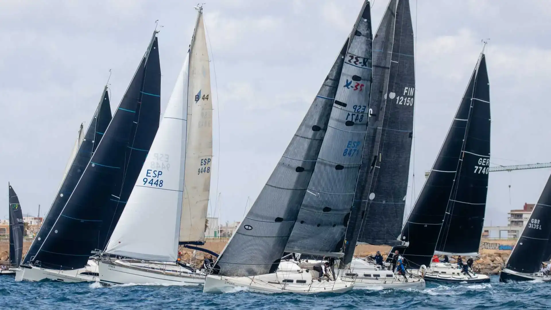 De regatas por Torrevieja, Valencia, Baiona